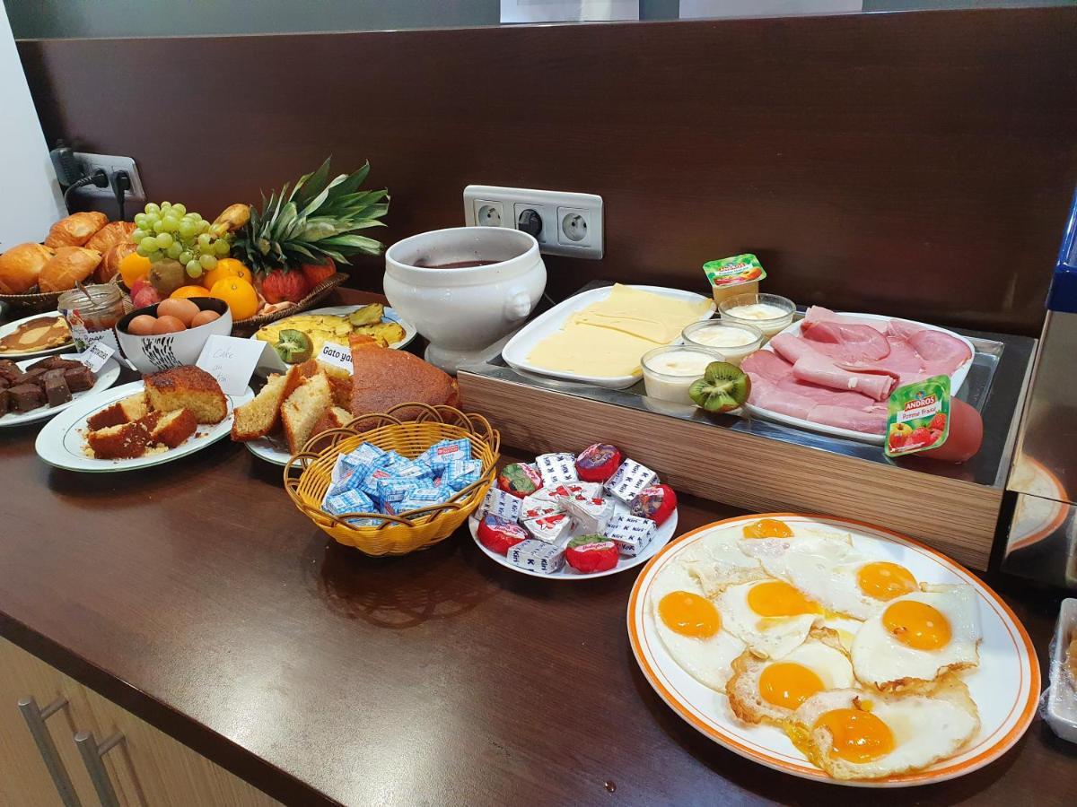 Contact Hotel Restaurant La Chaumiere Entre Orgeval Et Flins A13 Sortie 8 เลส์มูโรซ์ ภายนอก รูปภาพ