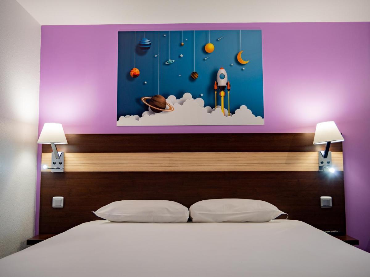 Contact Hotel Restaurant La Chaumiere Entre Orgeval Et Flins A13 Sortie 8 เลส์มูโรซ์ ภายนอก รูปภาพ