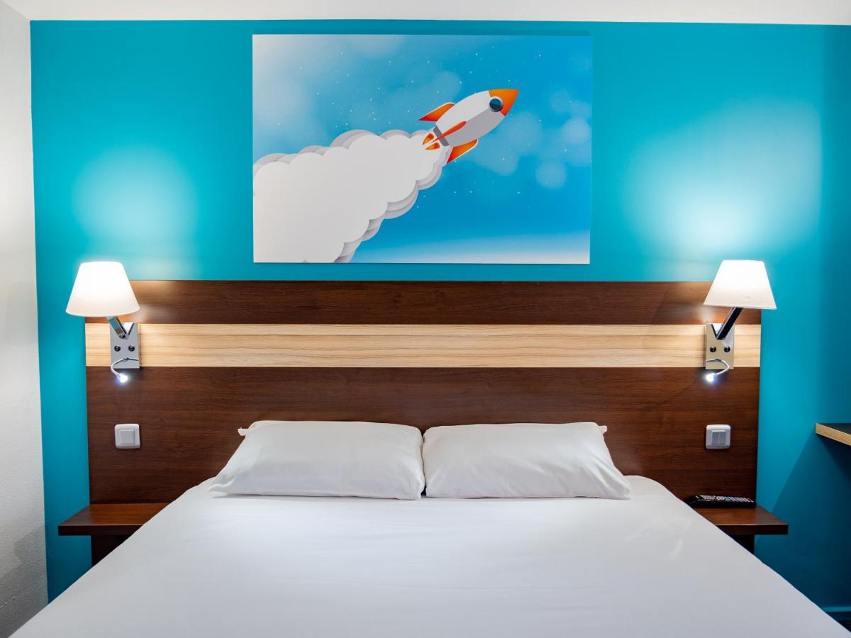 Contact Hotel Restaurant La Chaumiere Entre Orgeval Et Flins A13 Sortie 8 เลส์มูโรซ์ ภายนอก รูปภาพ