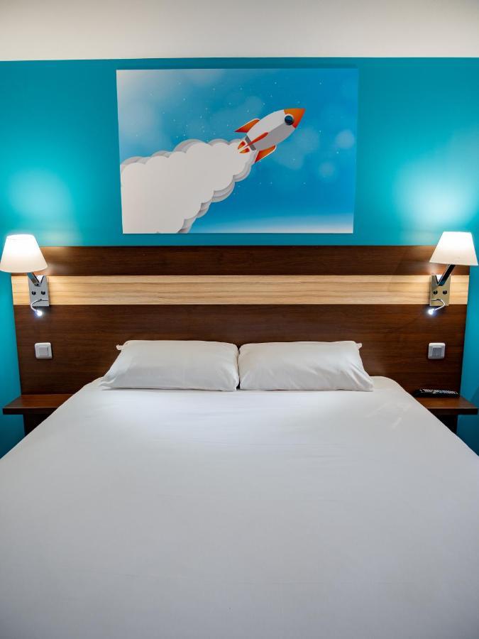 Contact Hotel Restaurant La Chaumiere Entre Orgeval Et Flins A13 Sortie 8 เลส์มูโรซ์ ภายนอก รูปภาพ