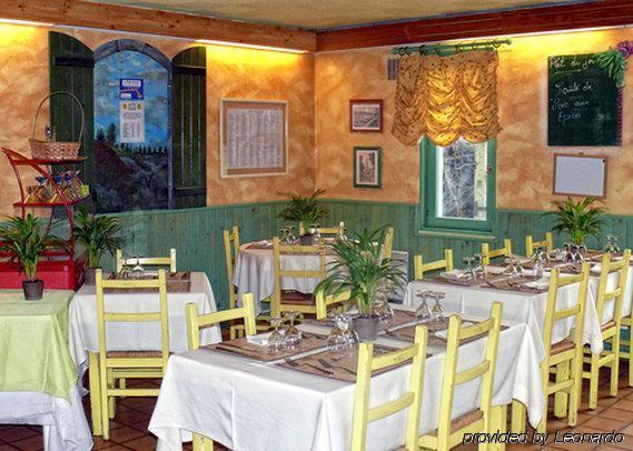 Contact Hotel Restaurant La Chaumiere Entre Orgeval Et Flins A13 Sortie 8 เลส์มูโรซ์ ร้านอาหาร รูปภาพ