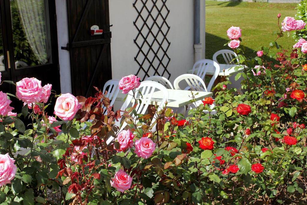 Contact Hotel Restaurant La Chaumiere Entre Orgeval Et Flins A13 Sortie 8 เลส์มูโรซ์ ภายนอก รูปภาพ