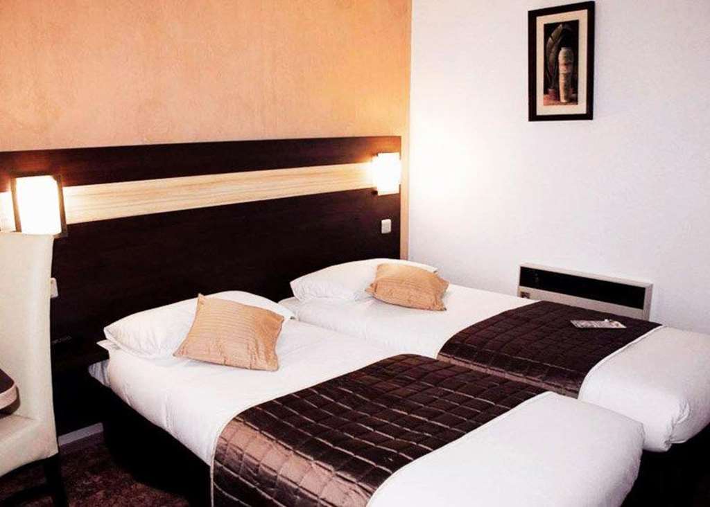 Contact Hotel Restaurant La Chaumiere Entre Orgeval Et Flins A13 Sortie 8 เลส์มูโรซ์ ห้อง รูปภาพ