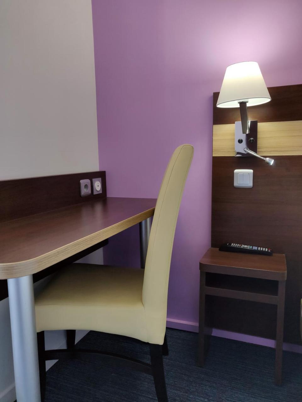 Contact Hotel Restaurant La Chaumiere Entre Orgeval Et Flins A13 Sortie 8 เลส์มูโรซ์ ภายนอก รูปภาพ